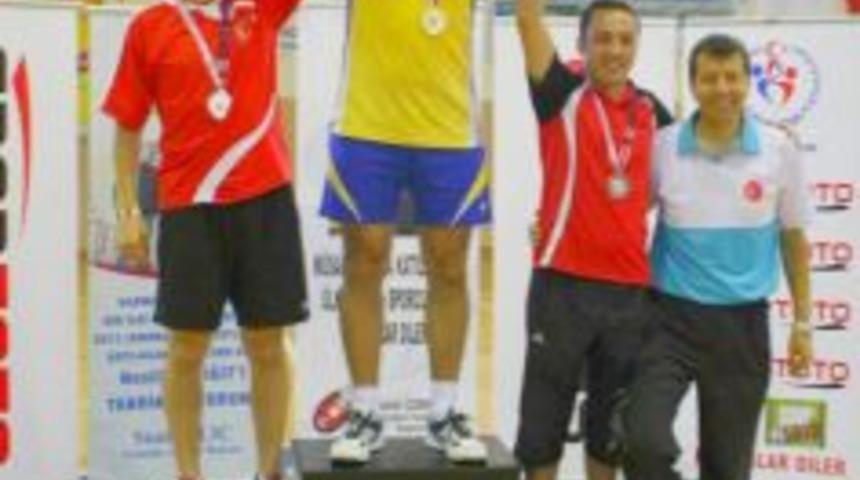 Antren&ouml;r Barış Boyar Balkan Şampiyonu oldu.