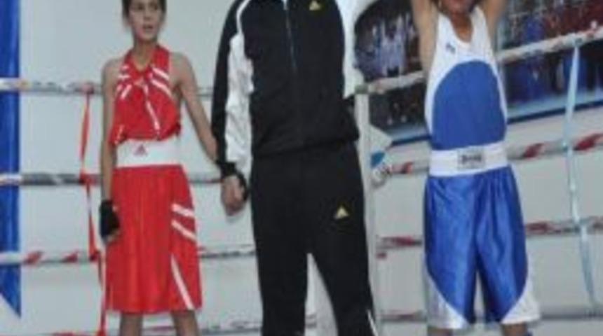 Van Ve Ağrılı Boks&ouml;rler Arasında &Ouml;zel Turnuva