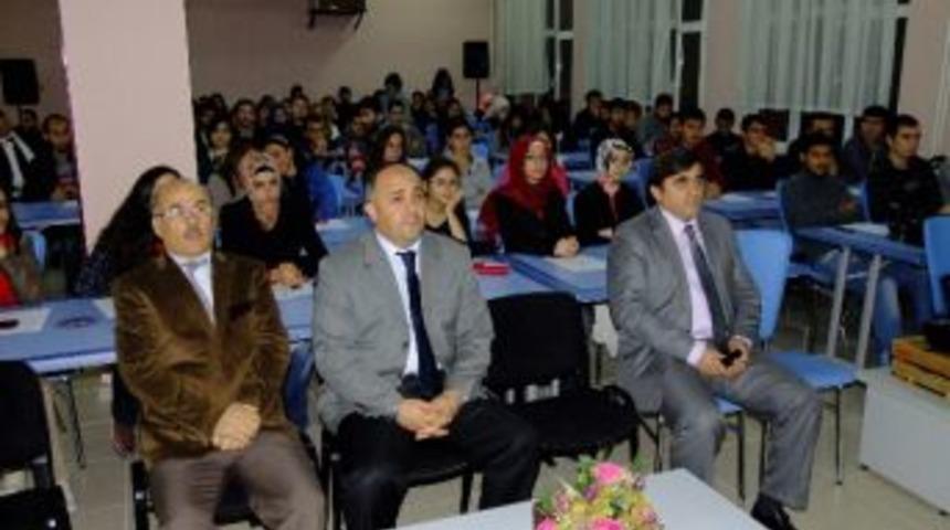 &Uuml;niversite &Ouml;ğrencilerine &ldquo;liderlik&rdquo; Semineri