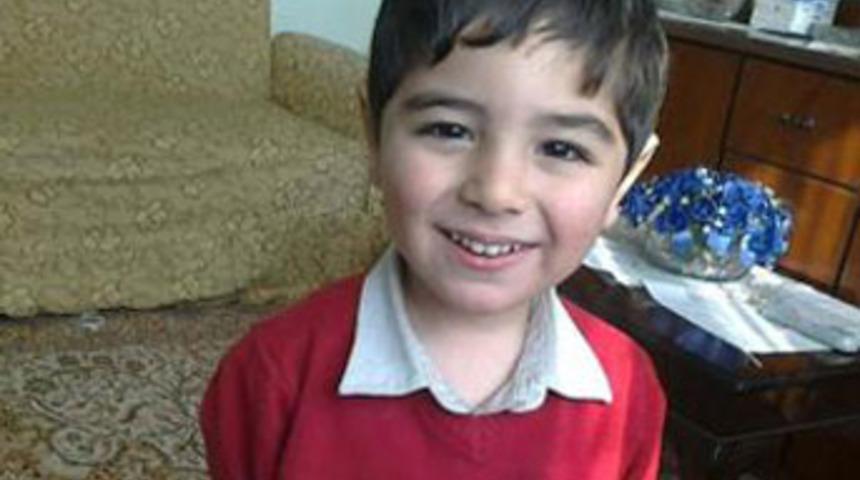 Minik Rıfat'ın &uuml;zerinden minib&uuml;s 2 kez ge&ccedil;ti