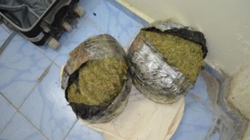 Birecik&rsquo;te 13 Kilogram Esrar Maddesi Ele Ge&ccedil;irildi