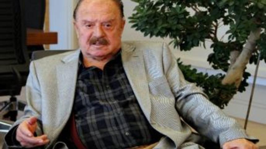 Gen&ccedil;lerbirliği'nin 35 Yıllık Efsanesi İlhan Cavcav Hala Dimdik Ayakta