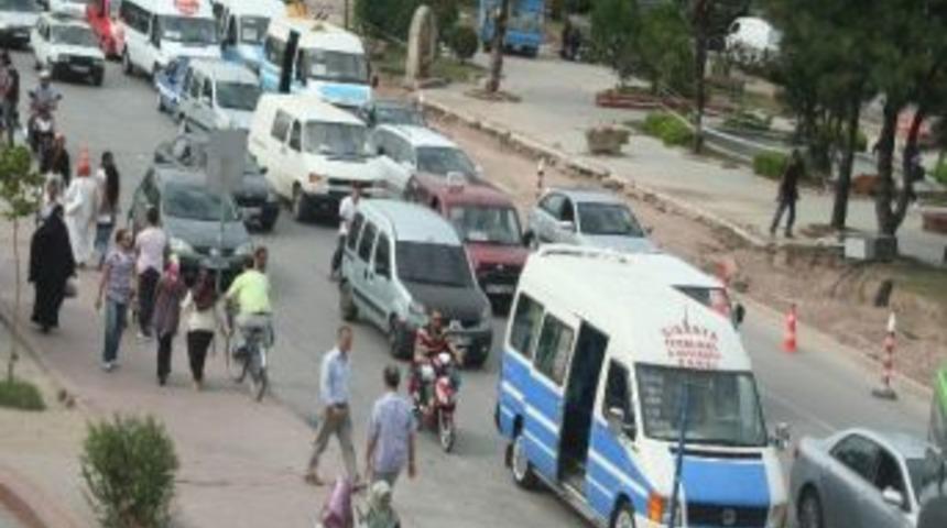 Sakarya&rsquo;da Trafiğe Kayıtlı Ara&ccedil; Sayısı 195 Bin 631&rsquo;e Y&uuml;kseldi