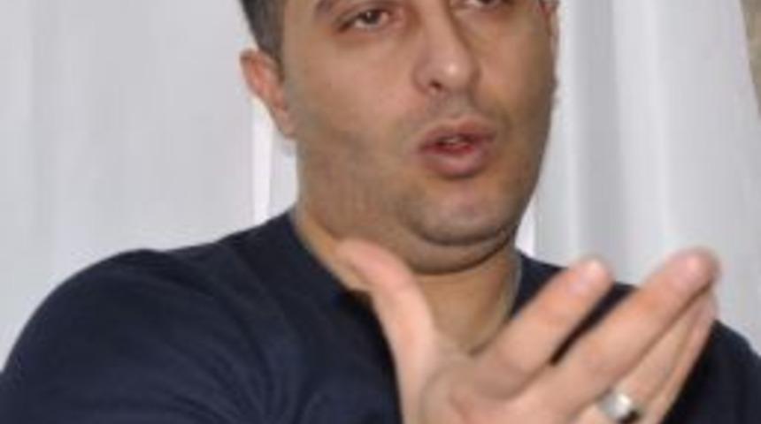 Atat&uuml;rk &Uuml;niversitesi Edebiyat Fak&uuml;ltesi Tarih B&ouml;l&uuml;m&uuml; &Ouml;ğretim G&ouml;revlisi Yrd. Do&ccedil;. Dr.savaş Eğilmez: