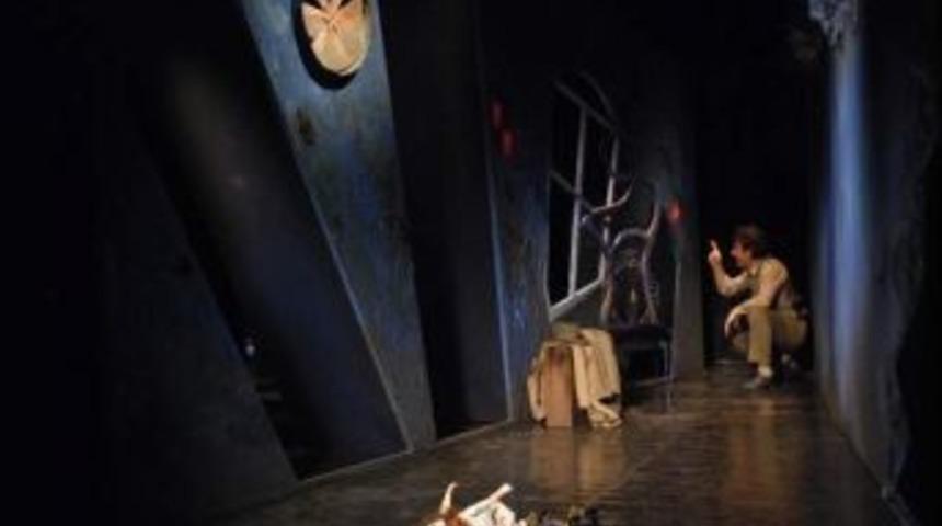 Eurıdıce'nin Elleri &lsquo;perde&rsquo; Diyecek