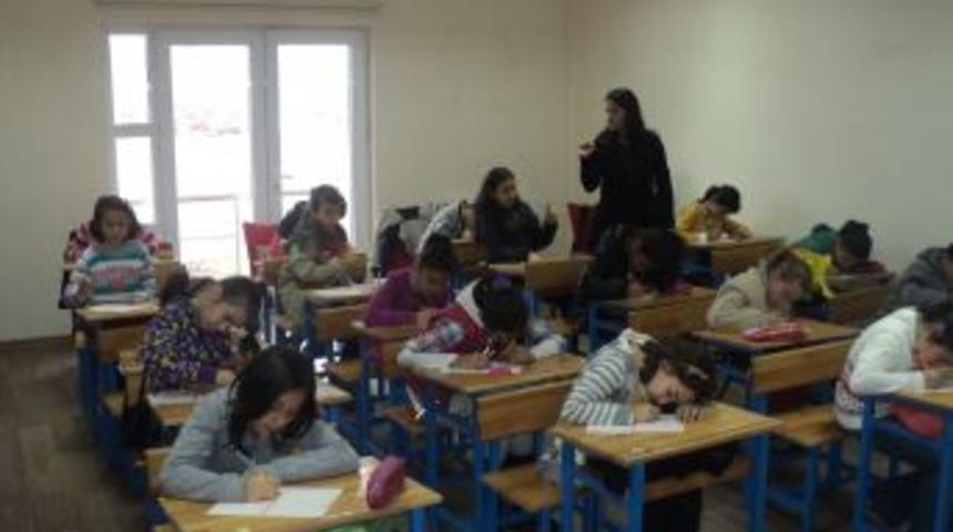 G&ouml;lbaşı Belediyesi, &Ouml;ğrencileri SBS'ye Hazırlıyor