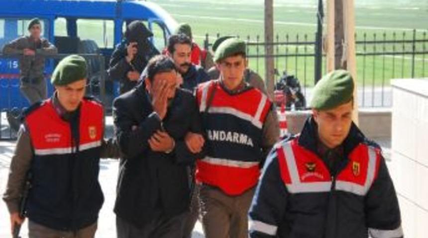 &Ccedil;aldıkları Kamyoneti Hurda Fiyatına Satacaklardı