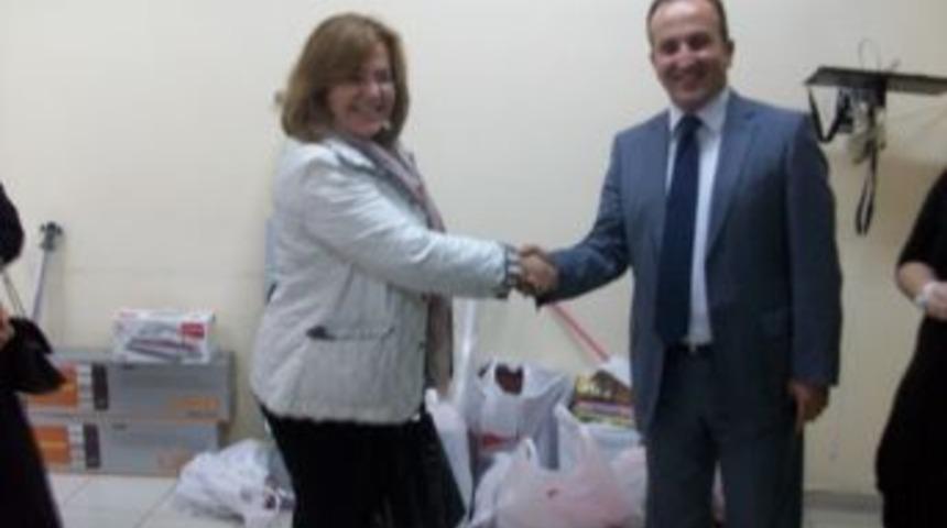 Kızılay&rsquo;dan &Ouml;ğrencilere Kıyafet Yardımı