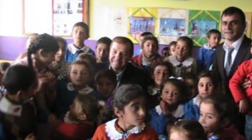Esenyurt Belediye Başkanı, Kars'ta Yaptırdığı Okulu Unutmuyor