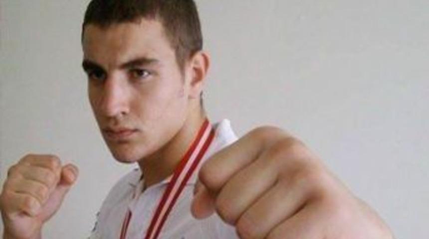 &Uuml;niversiteler Arası D&uuml;nya Boks Şampiyonasında Yusuf A&ccedil;ık'tan G&uuml;m&uuml;ş Madalya