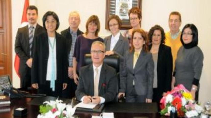 Farklı &Uuml;lkelerin İngilizce &Ouml;ğretmenleri Bandırma'da Bir Araya Geldi