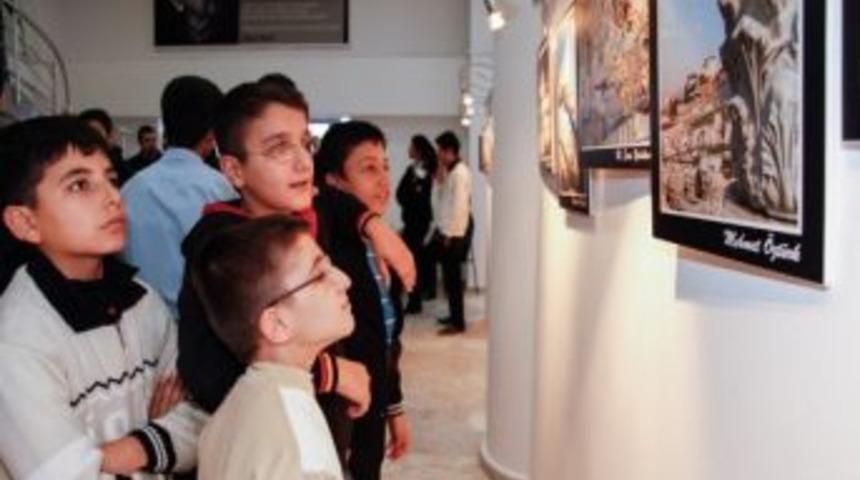 Agoralı &Ccedil;ocukların G&ouml;z&uuml;nden "agora"