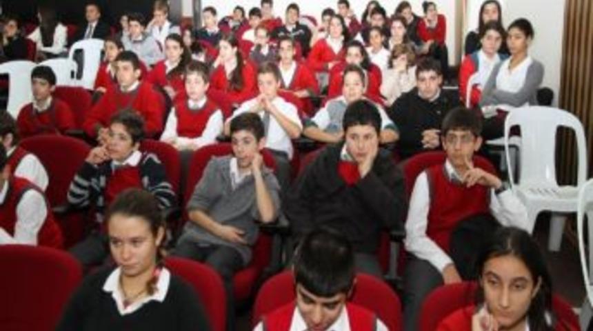 Geleceğin Bilim Adamları Sahneye &Ccedil;ıktı