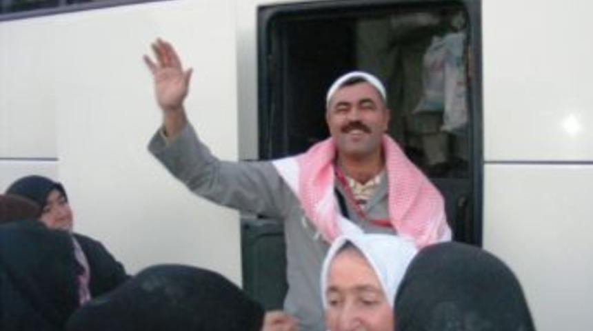 Hacılara Coşkulu Karşılama