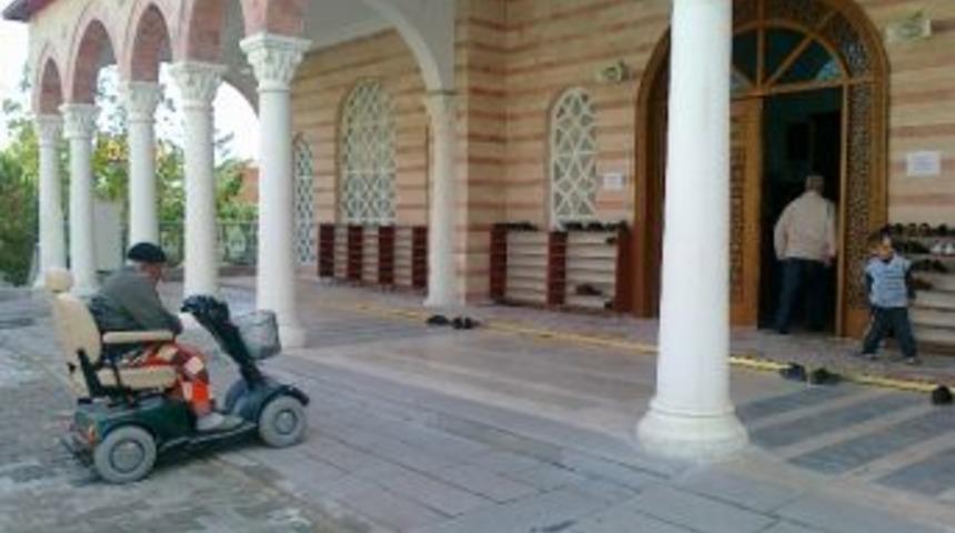 Camilerde Engelliye Namaz Engeli
