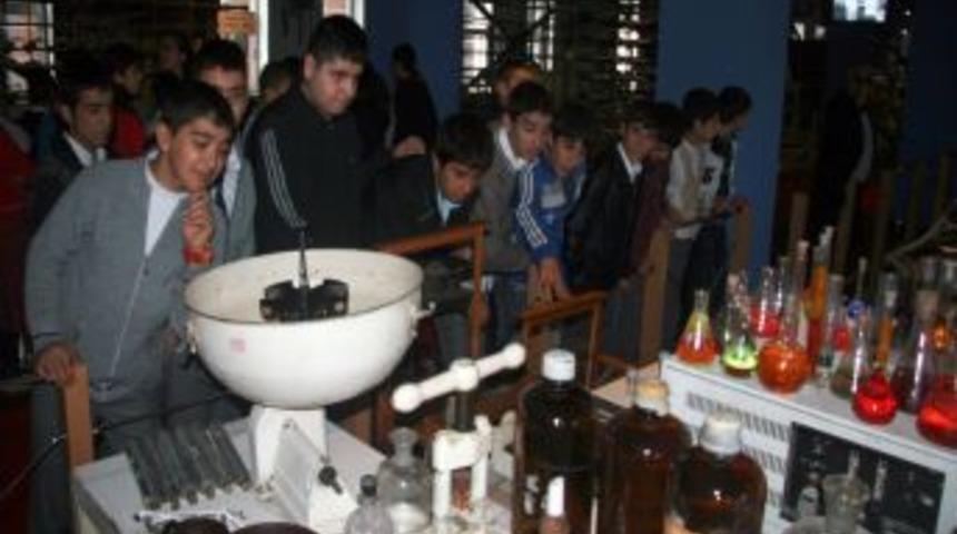 Polis Proje Geliştirdi, &Ccedil;ocuklar Ilk Kez M&uuml;ze Gezdi