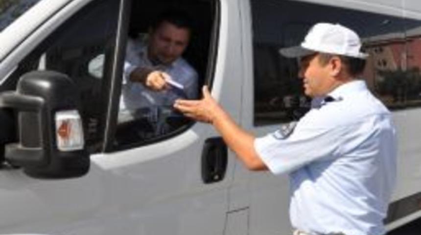 İneg&ouml;l'de 190 Servis Aracı Trafikten Men Edildi