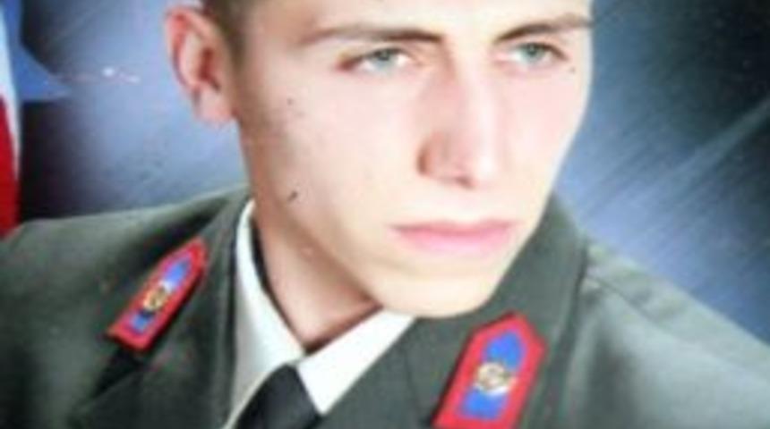 Şehidin Annesi Oğlunu El Sallayarak Uğurladı