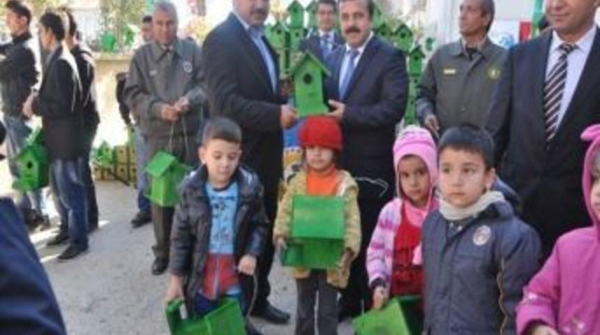 B&ouml;cek Avcısı Kuşlara Yuva