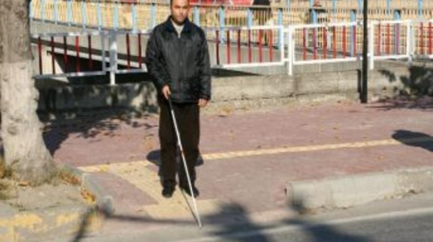 Karayollarından G&ouml;rme Engellilere Hizmet