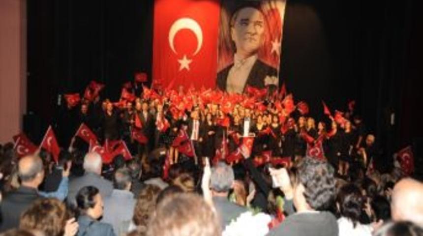 Aydınlılar T&uuml;rk&uuml; Dolu Gece Yaşadı