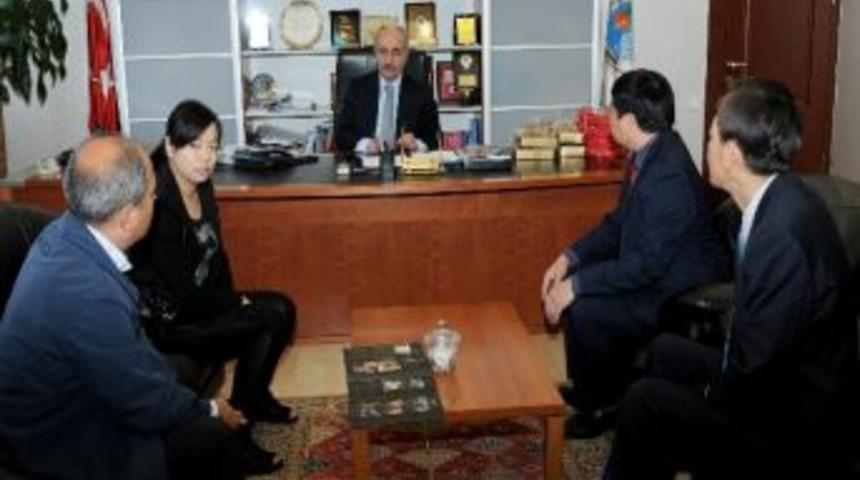 Gen&ccedil;, &Ccedil;inli Kukla Grubunu Ağırladı