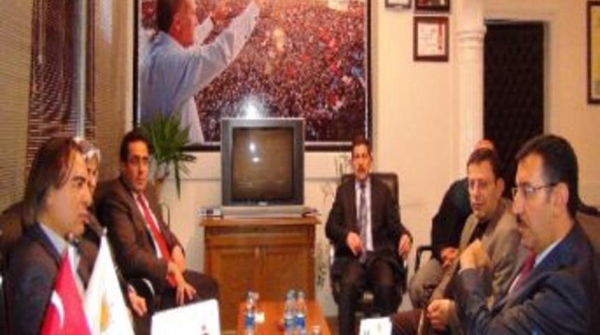 Ak Parti Mkyk &Uuml;yesi Prof. Dr. Mazhar Bağlı, Ak Parti Malatya İl Başkanlığı'nı Ziyaret Etti