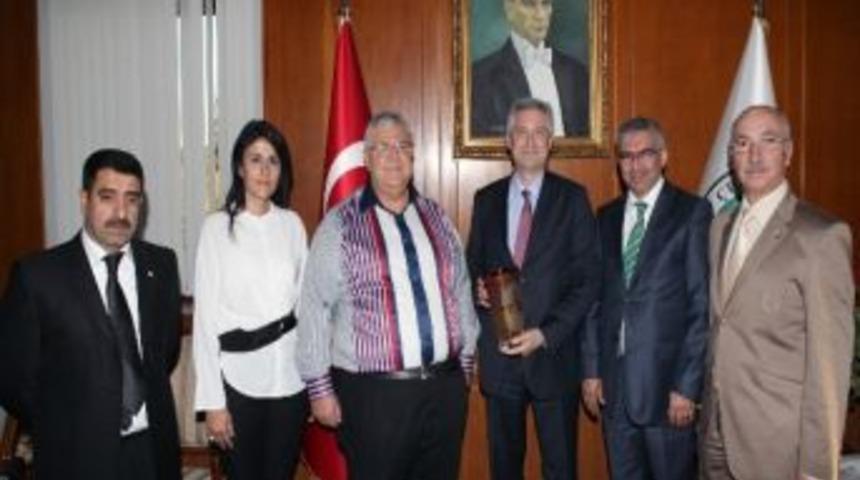 Saygılı&rsquo;dan Rekt&ouml;r Kibar&rsquo;a Ziyaret