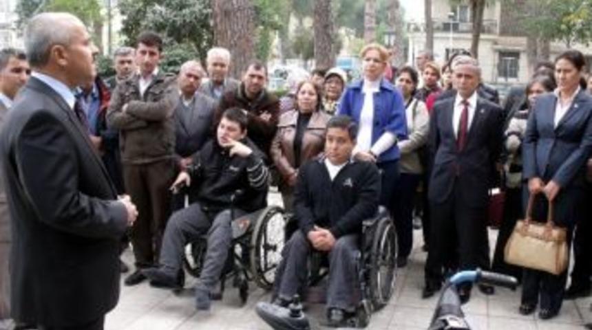 Engelli Vatandaşların Akülü Araba Sevinci