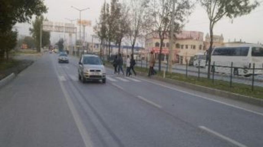 "tehlike Geliyorum" Diyor