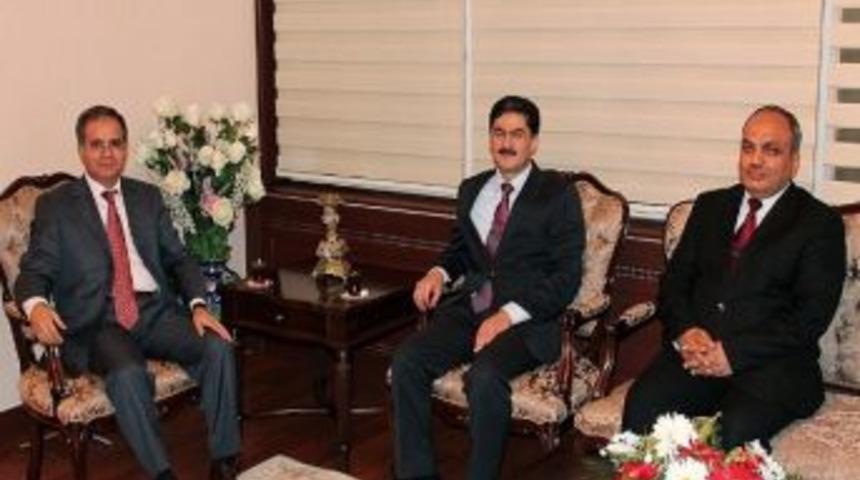 Vali S&uuml;leyman Tapsız&rsquo;a Ziyaret