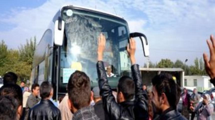 Sarıg&ouml;l&rsquo;den 130 Gen&ccedil; Vatan G&ouml;revine Uğurlandı