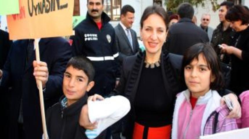 Vali Şahabettin Harput: &Ccedil;ocuklar Her Şeyin &Uuml;zerinde Gelir