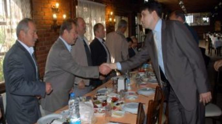 Ak Parti Merkz İle&ccedil;e Başkanı &Ouml;kten, Muhtarlar İle Buluştu