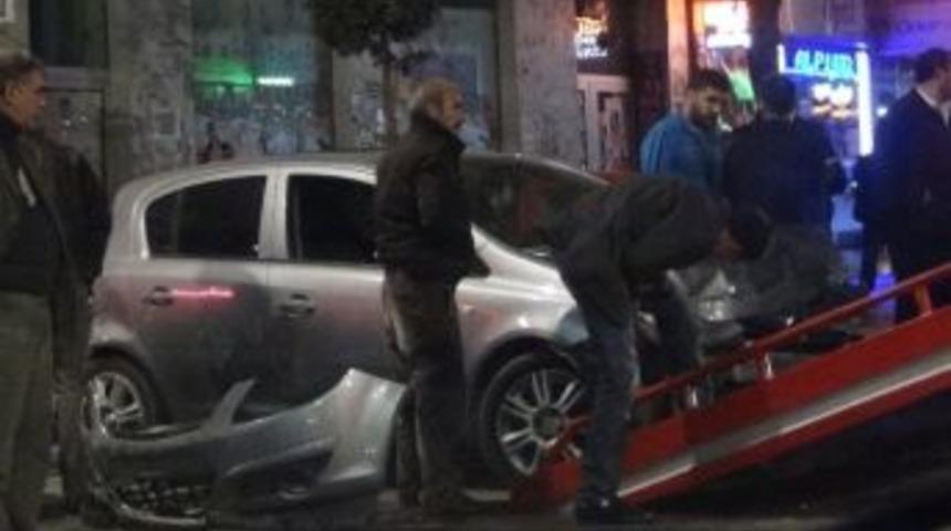 Park Halindeki 2 Araca &Ccedil;arptı