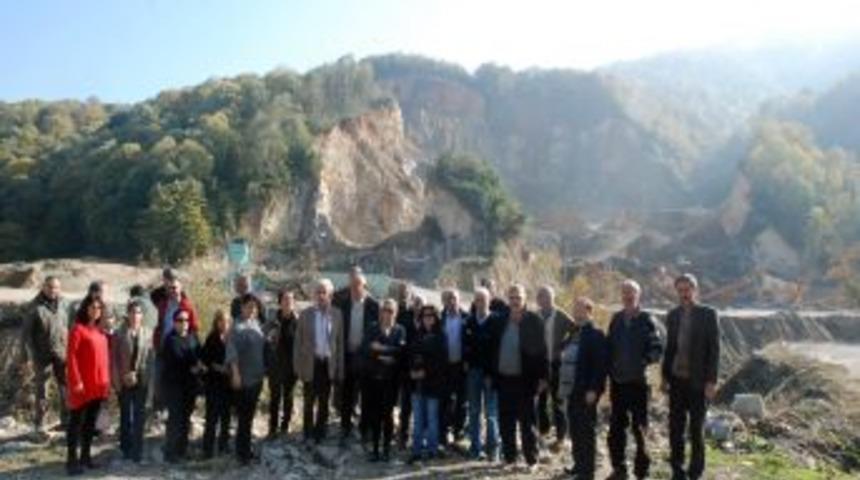 Sapanca G&ouml;l&uuml; &Ccedil;evresindeki Taş Ocağına Tepki G&ouml;sterildi