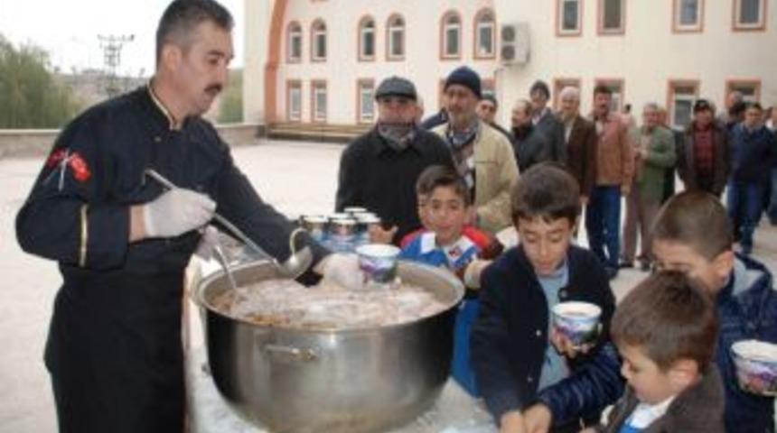 Mimsin De Aşure İkramı