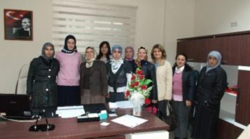 Ak Parti Kadın Kolları&rsquo;ndan Yeni Hastane Y&ouml;netimine Ziyaret