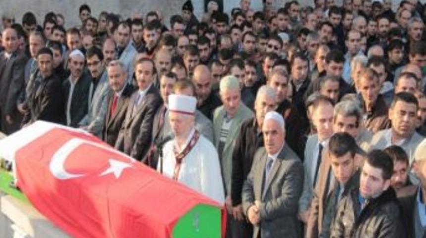 İlker Kaya G&ouml;zyaşlarıyla Son Yolculuğuna Uğurlandı