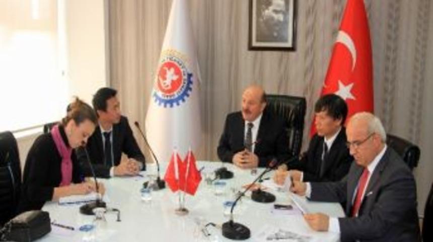 Vietnam Heyeti İş Adamlarıyla G&ouml;r&uuml;şt&uuml;