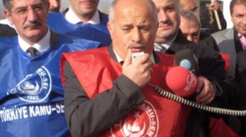 Adalet &Ccedil;alışanları 'Adalet' Istedi