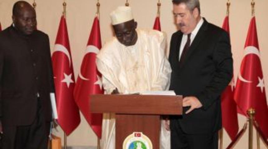 Ngaundere Eyalet Valisi Ahmat: D&uuml;nyanın Geleceği T&uuml;rkiye'siz Olmayacak