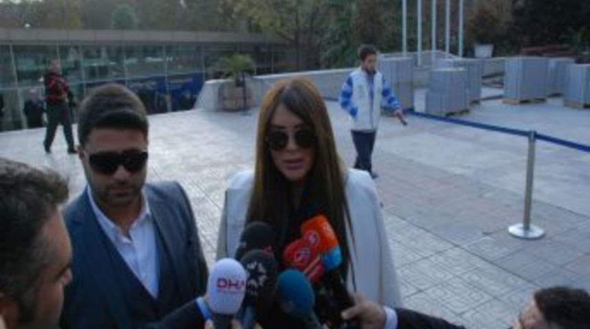 Seren Serengil, Arabası I&ccedil;in Emniyete Geldi