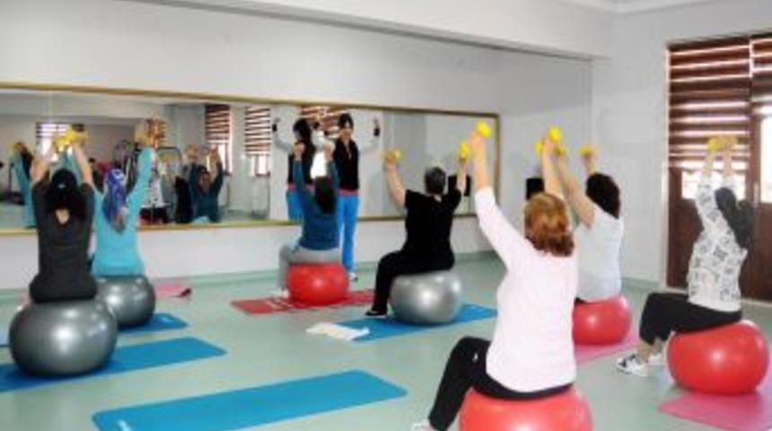 Mamak Kadınlardan Aile Merkezlerine Yoğun Ilgi