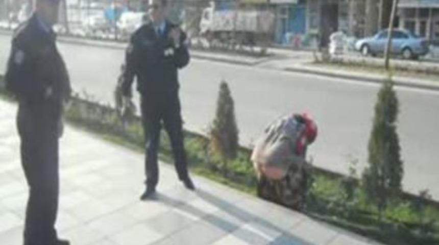 G&ouml;zaltına &lsquo;pis&rsquo; Direniş