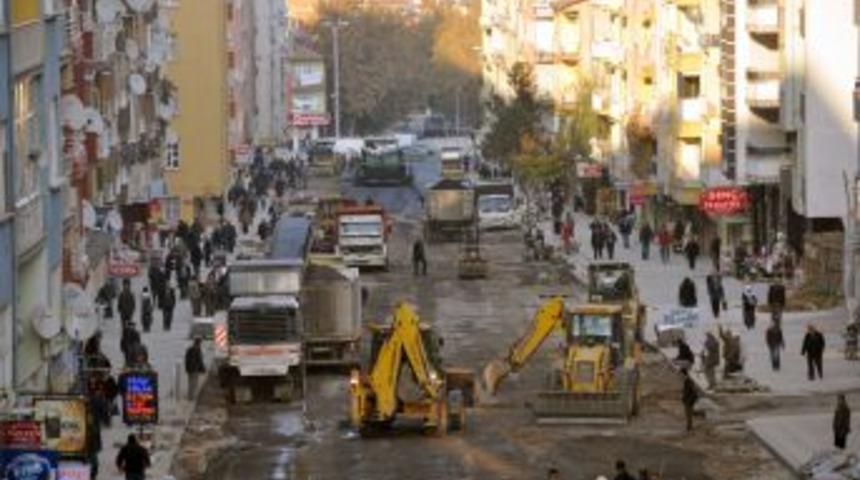 İsmetpaşa Caddesi&rsquo;nin asfaltına başlandı
