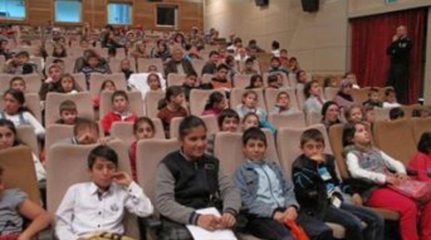 Gebzeli &ccedil;ocuklar Madagaskar 3&rsquo;&uuml; izledi