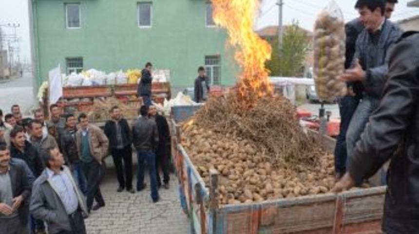 Ellerinde Kalan Patatesleri &Uuml;zerine Benzin D&ouml;k&uuml;p Yakmaya &Ccedil;alıştılar