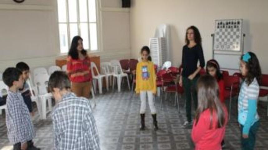 Yenişehir Belediyesinden Tiyatro Kursu