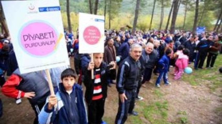 &Ccedil;ınarlıdere&rsquo;de diyabete karşı y&uuml;r&uuml;d&uuml;ler